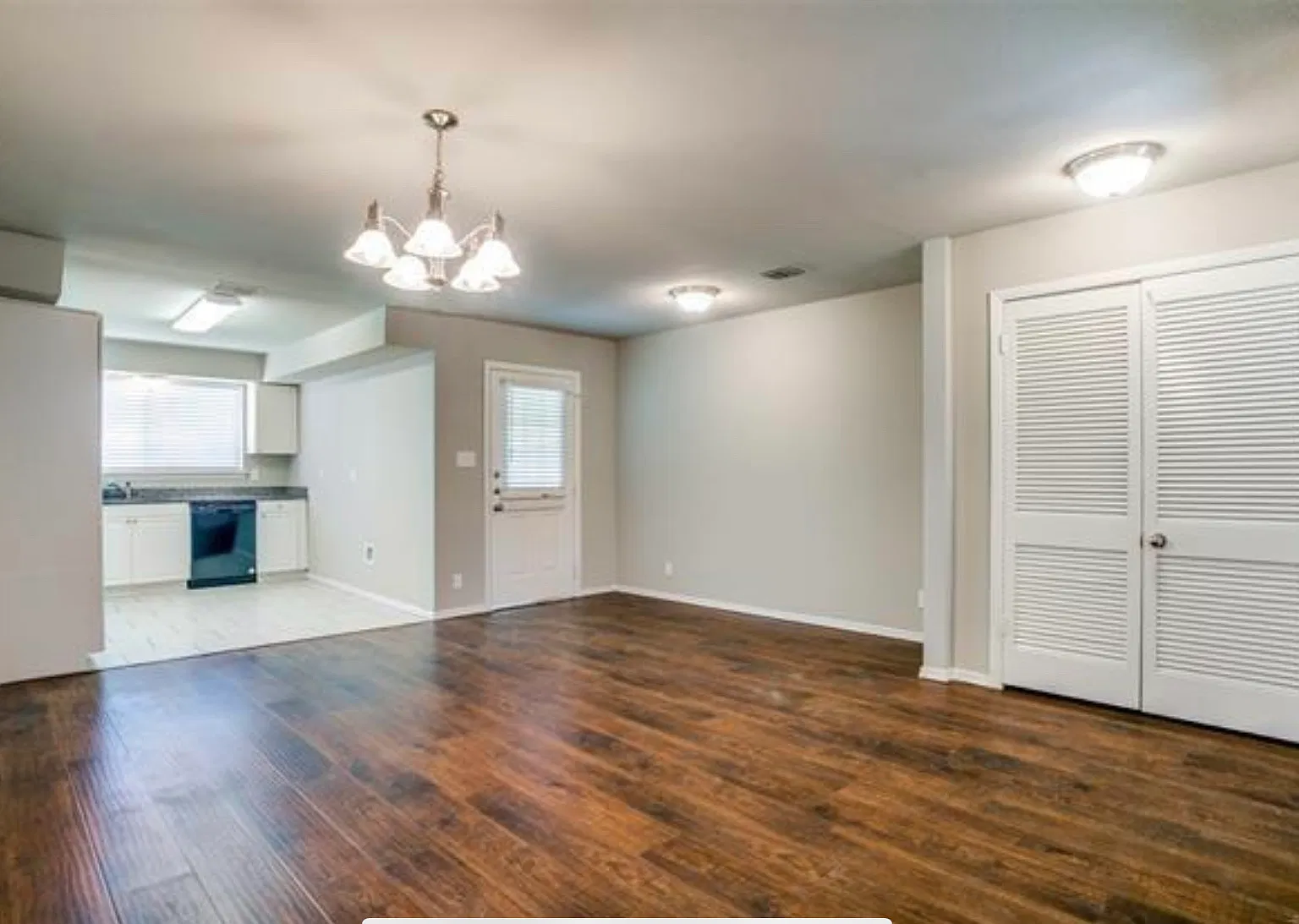 3 bed, 1290 sqft, $2,400 — Photo 4