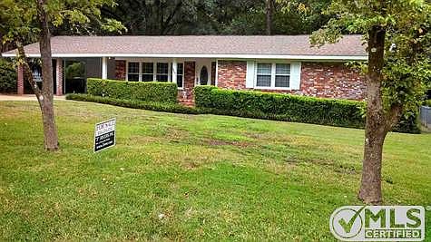 1st image of 2911 Primrose Ln #3