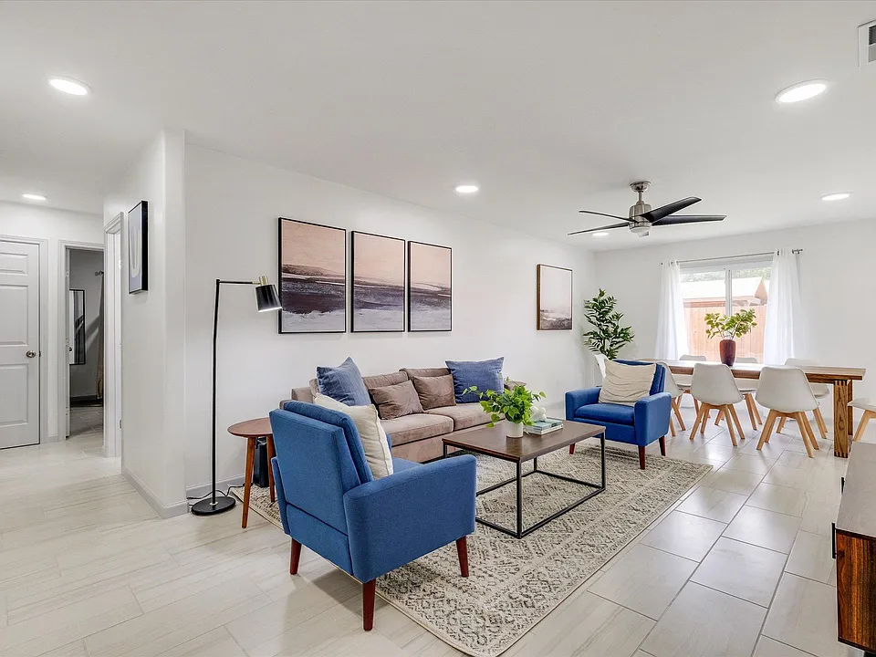 2412 Pebblebrook Trl