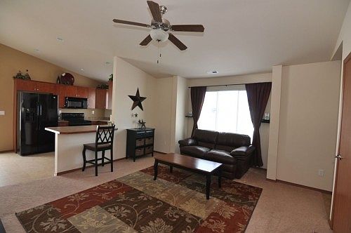 4th image of 1525 Larkspur Dr