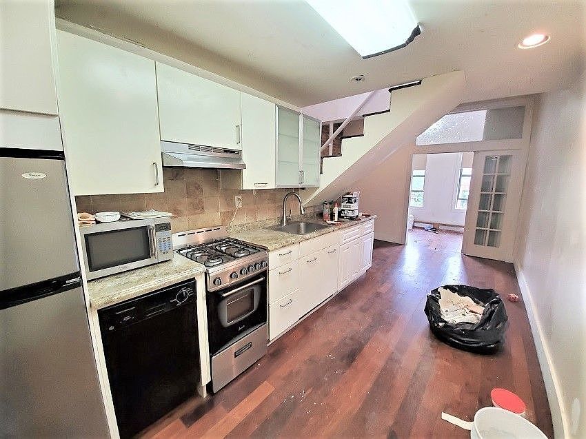 1st image of 967 Columbus Ave APT 8