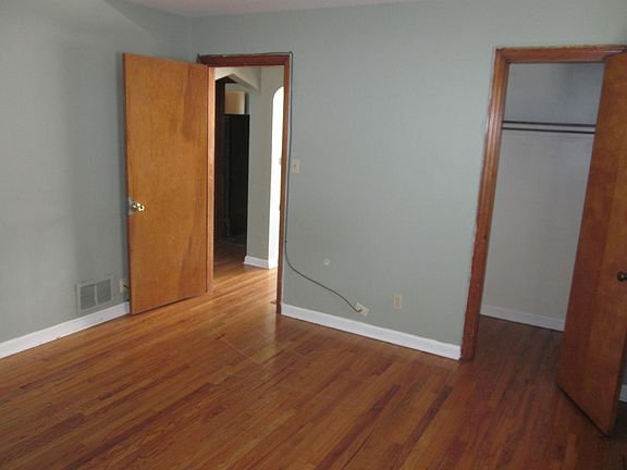 3rd image of 21 Rose Ave #2