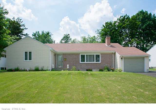 1st image of 89 King Philip Dr