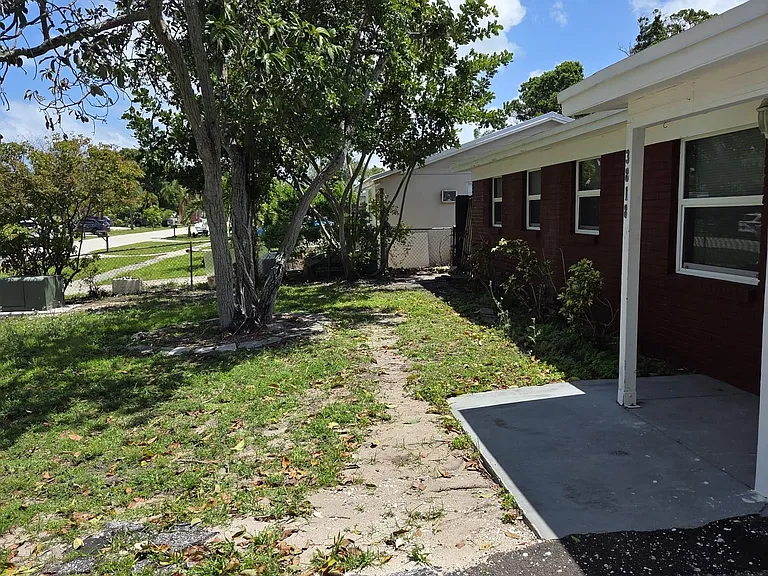 3818 Everglades Rd — Photo 2
