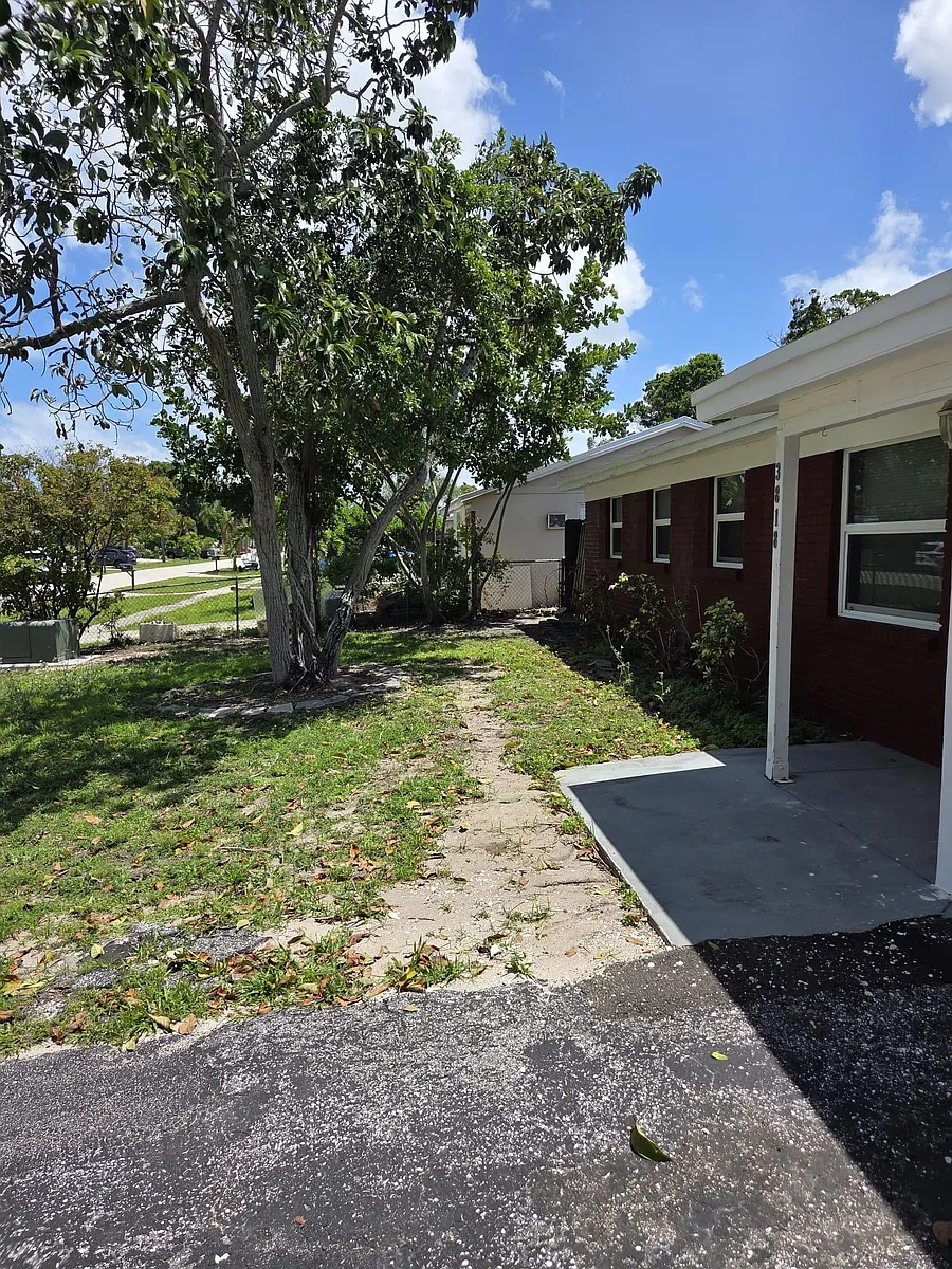 Building Photo - 3818 Everglades Rd