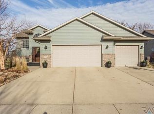 2900 W Courtyard Ln, Sioux Falls, SD 57108