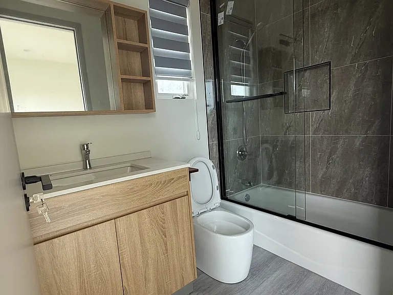 5939 Primrose Ave #B — Photo 11