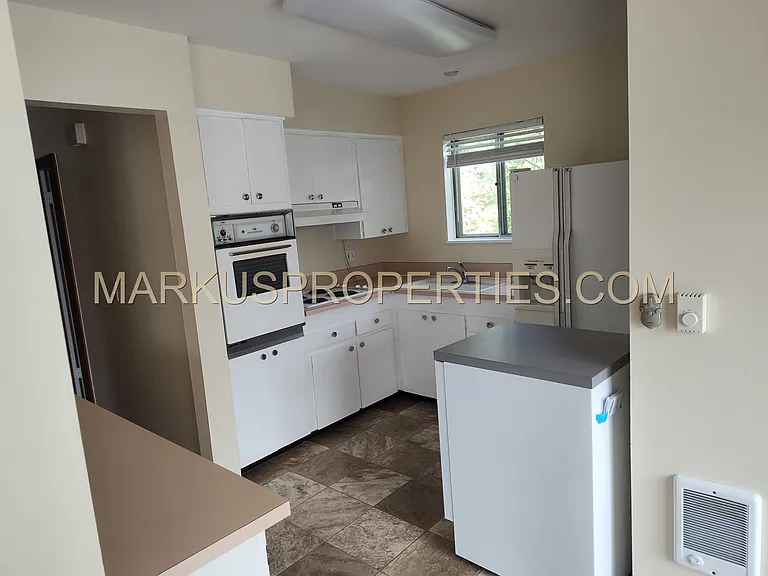 110 SW 137th Ave #3 — Photo 5