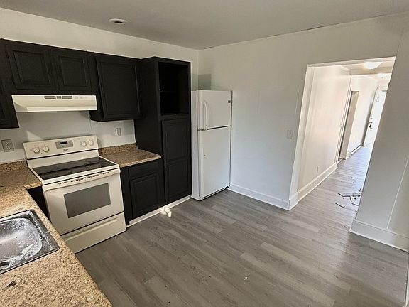 5th image of 112 Cherry St
