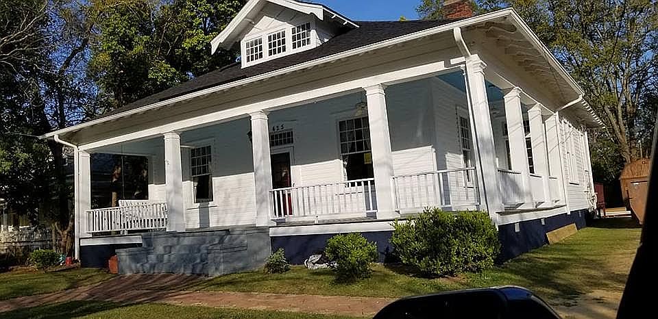 2nd image of 425 Fletcher St