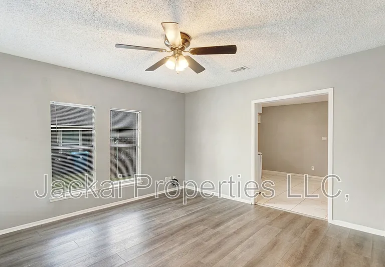929 Rice St — Photo 2