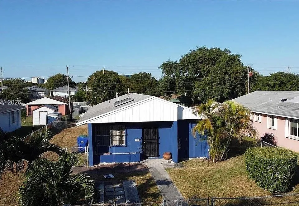 1938 NW 2nd Ct