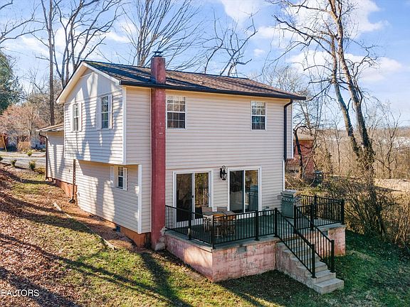 5th image of 306 SW Kingston Ct