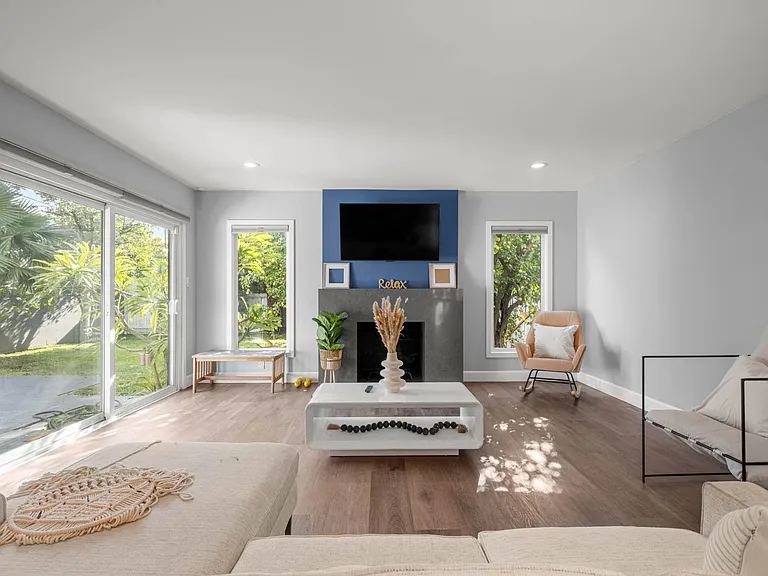 14034 Valerio St — Photo 25