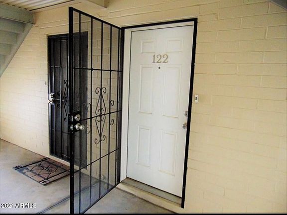 3rd image of 2635 W Rose Ln #B122