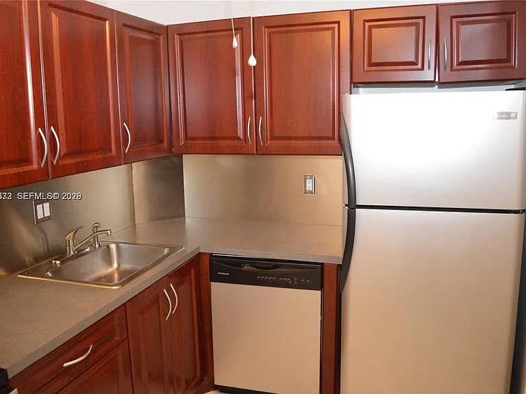 9 NE 19th Ct #204C — Photo 2