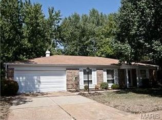 211 Fawn Meadows Dr, Ballwin, MO