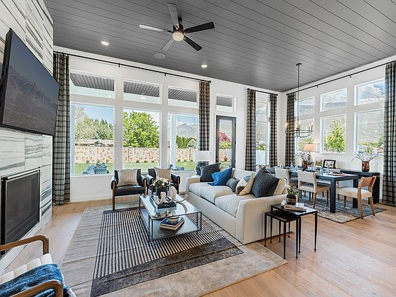 The Caulfield - Living Room