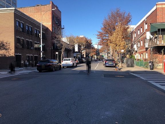 4th image of 444 Bedford Ave #18-C