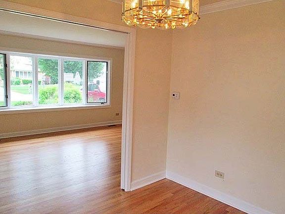 5th image of 3942 N Galena Ave