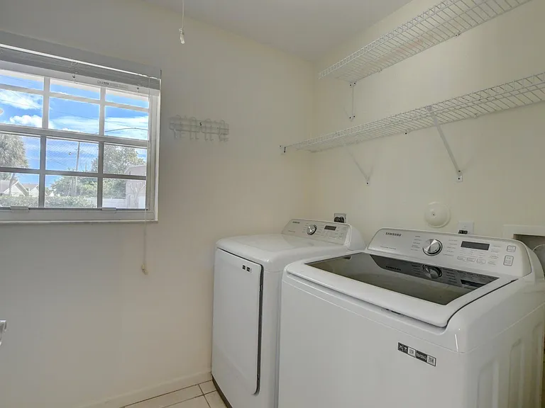 2177 SE 1st St #A — Photo 21
