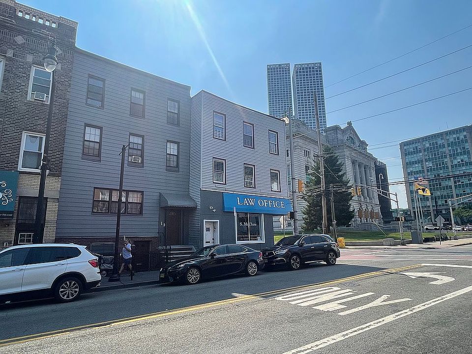 2nd image of 557 Newark Ave