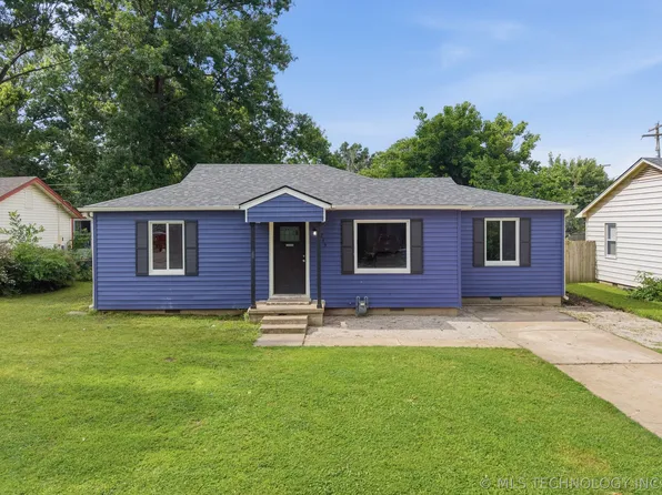 213 E 12th Pl, Claremore, OK 74017