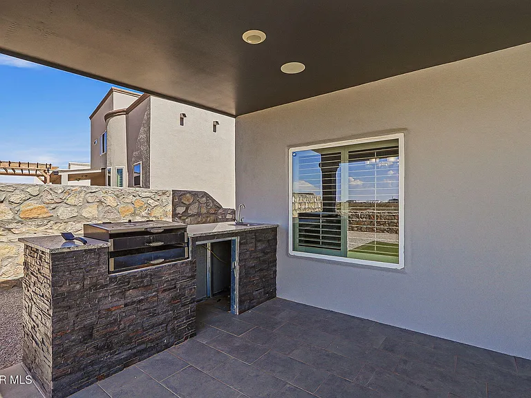 13453 Coldham St — Photo 33
