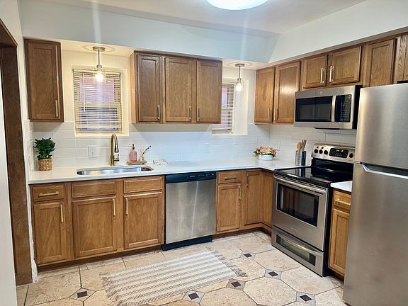 4th image of 4512 Westminster Pl APT 1E