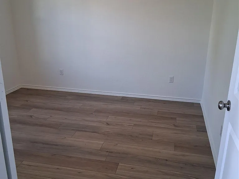 2121 Golden Grain Ln — Photo 6