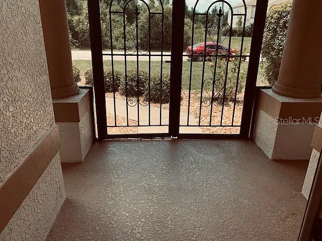 4 bed, 3.0 bath, 2127 sqft, $2,700 — Photo 2