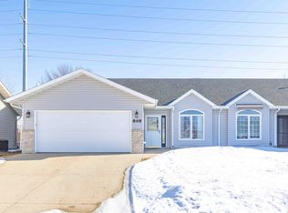 868 Lakeridge Pl, West Fargo, ND 58078