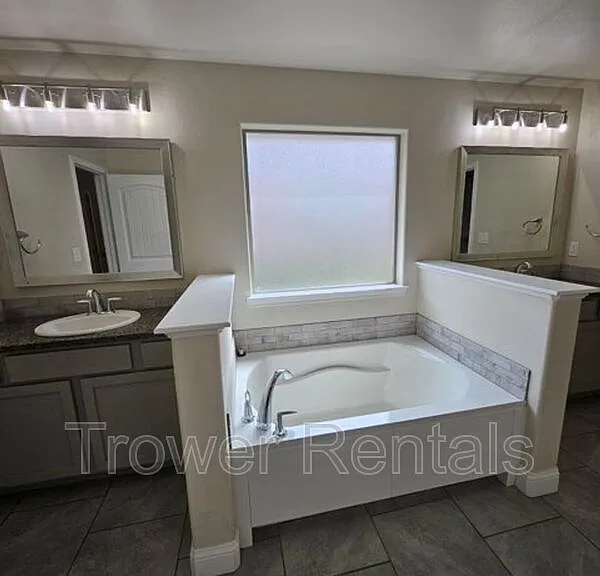 1021 E 90th Ct — Photo 44
