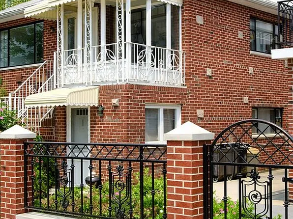 205 76th St #1, Brooklyn, NY 11209