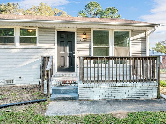 3rd image of 2314 Dandridge Dr