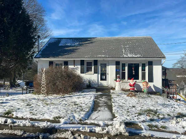 12 Stewart St, East Bangor, PA 18013