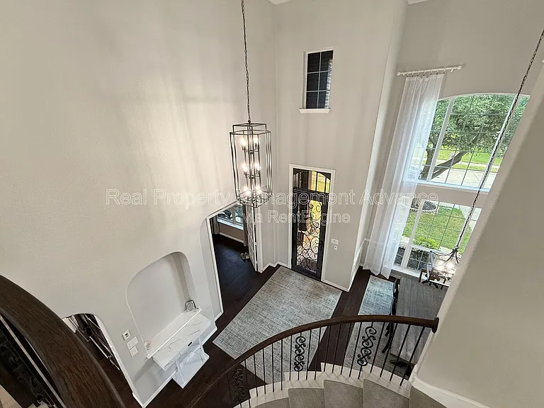801 Renault Way — Photo 8