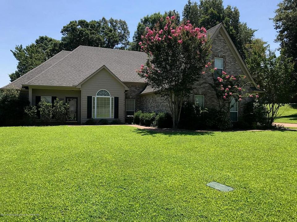 1st image of 3326 Woodland Trce W