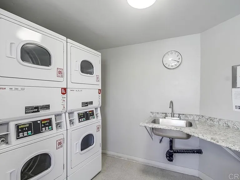 3950 Cleveland Ave #215 — Photo 25
