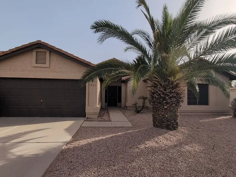 1207 E San Remo Ave — Photo 1