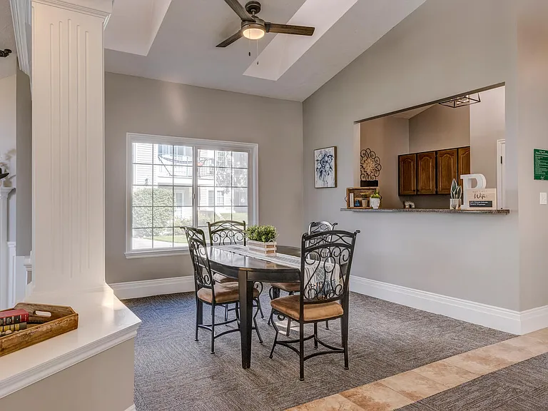 Parkwood Pointe Apartments — Photo 14
