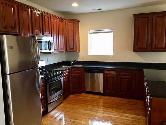 4th image of 3829-31 N Kedzie Ave #3829-3S