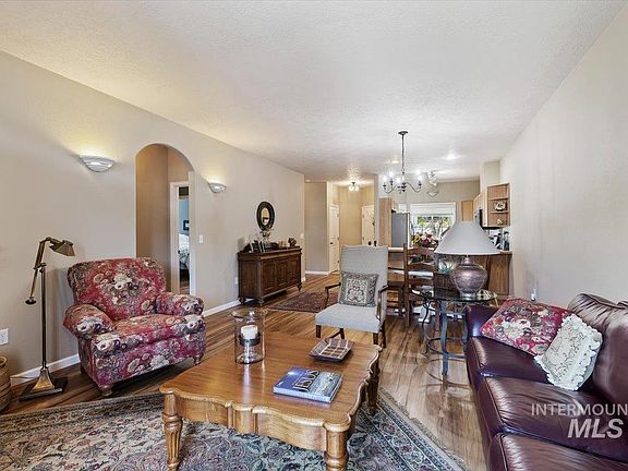 4th image of 100 E Sedgewick Dr