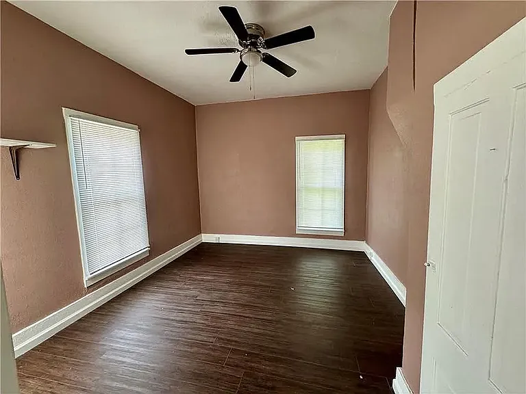 309 Broad St — Photo 10