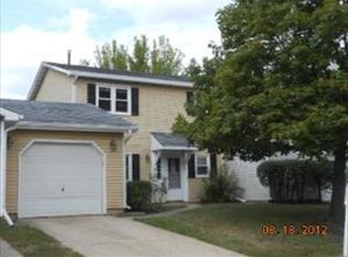 2156 Pepperwood Ln, Glendale Heights, IL