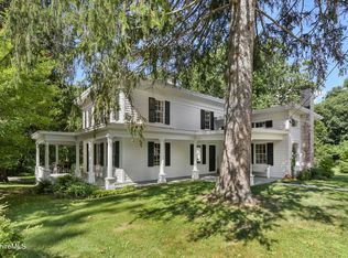 7 Button Ball Ln, South Egremont, MA 01258