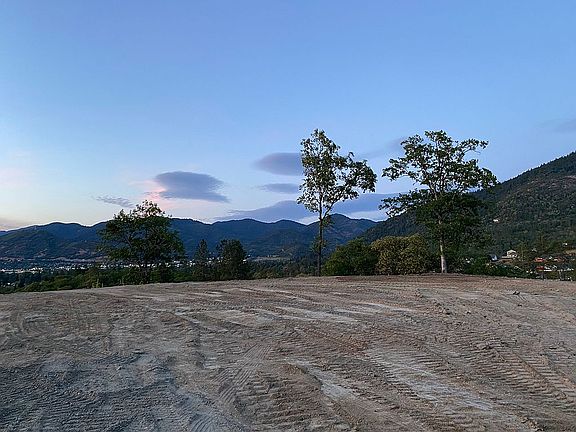 Panoramic view lot!