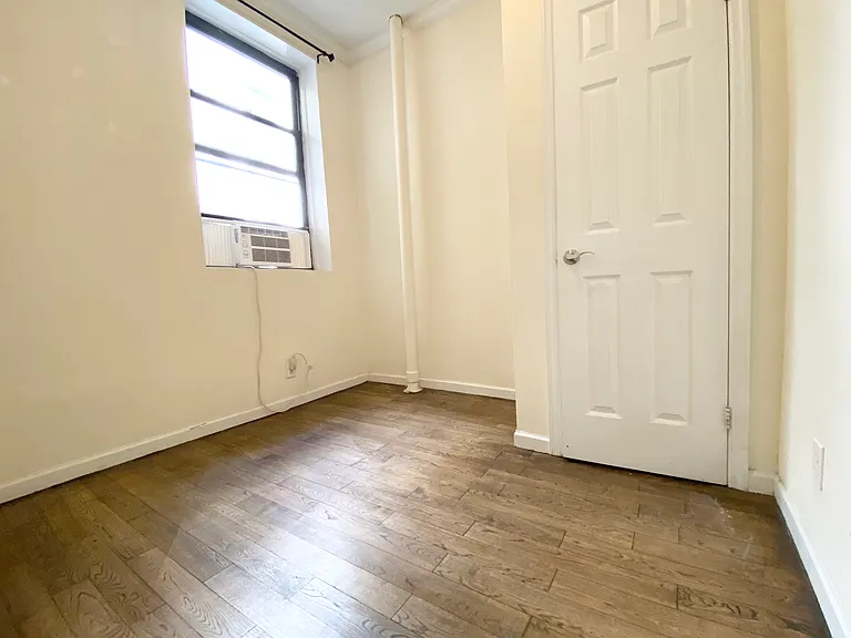 218 W 16th St #4B — Photo 4
