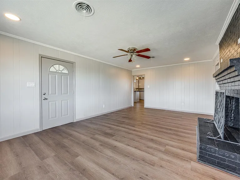 226 Glen Meadows Dr — Photo 4