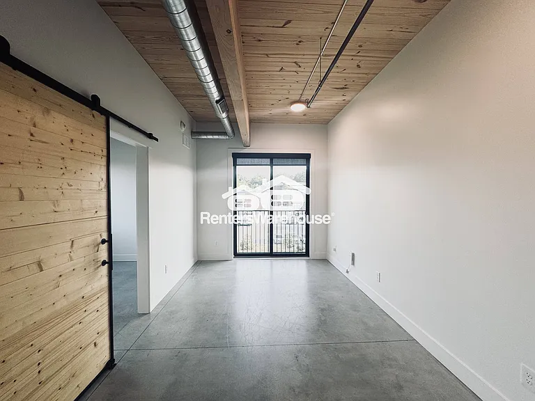 2701 Ingersoll Ave #204 — Photo 8